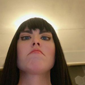 pairofnikes avatar