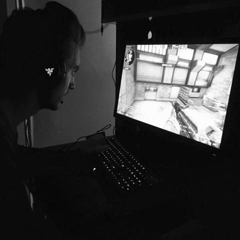 PowerDeagLe avatar