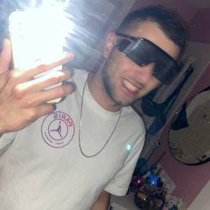 Victor_ avatar