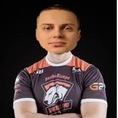 TomekMaczo